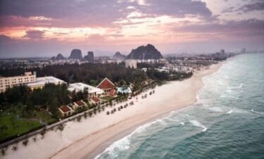 Hanoi 1N – Halong Bay Cruise 1N – Danag 1N – Ho Chi Minh City 2N